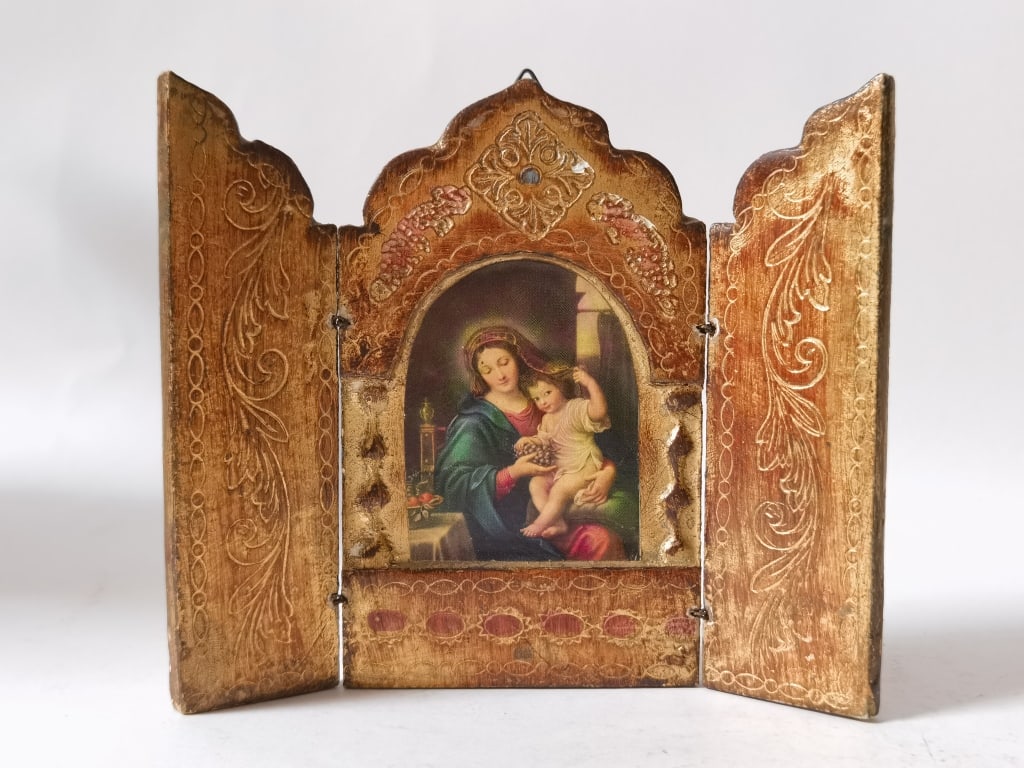 Vintage Italian Gilt Wood Carved Madonna & Child Icon: Vintage Italian Gilt Wood Carved Madonna & Child Icon, 5.5in by 3 3/16 Folded