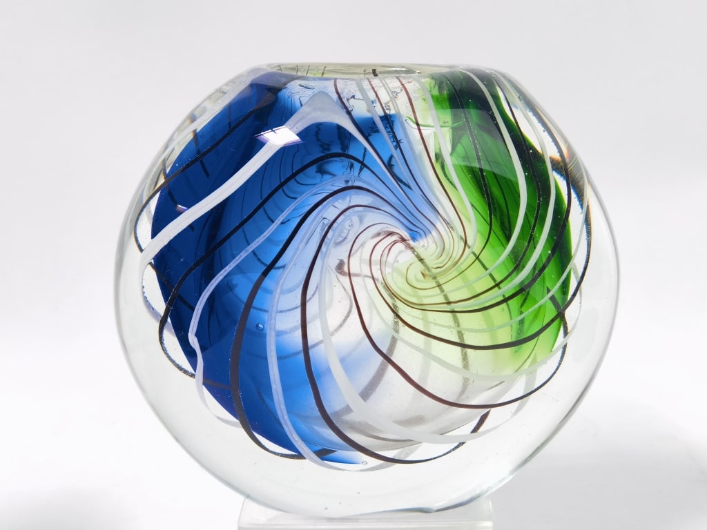 Vintage Murano Italy Striped Swirl Art Glass Vase: Vintage Murano Italy Striped Swirl Art Glass Vase, 6in by 5.5in