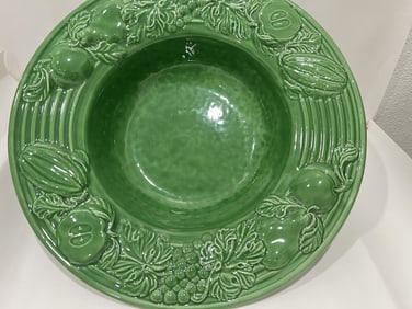 Large Maioliche Il Bargello Italian Porcelain Green Melon Bowl