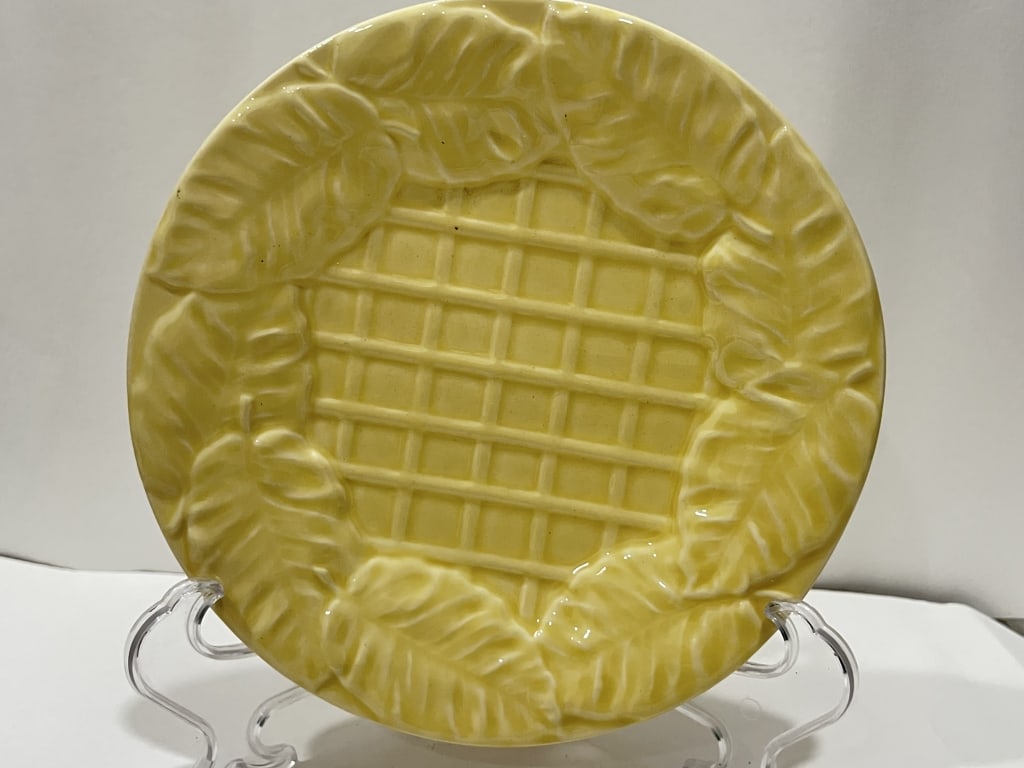 Bordallo Pinheiro Porcelain Yellow Weaved Leaf Plate: Bordallo Pinheiro Porcelain Yellow Weaved Leaf Plate, 8.25in