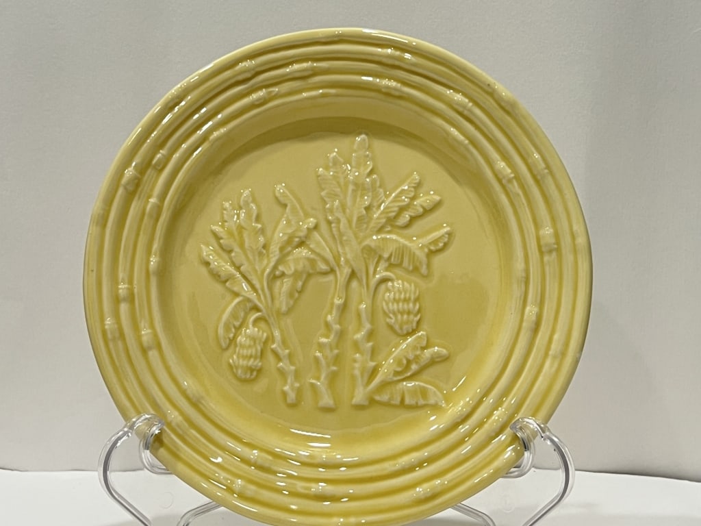 Bordallo Pinheiro Porcelain Yellow Banana Plate: Bordallo Pinheiro Porcelain Yellow Banana Plate, 8.25in