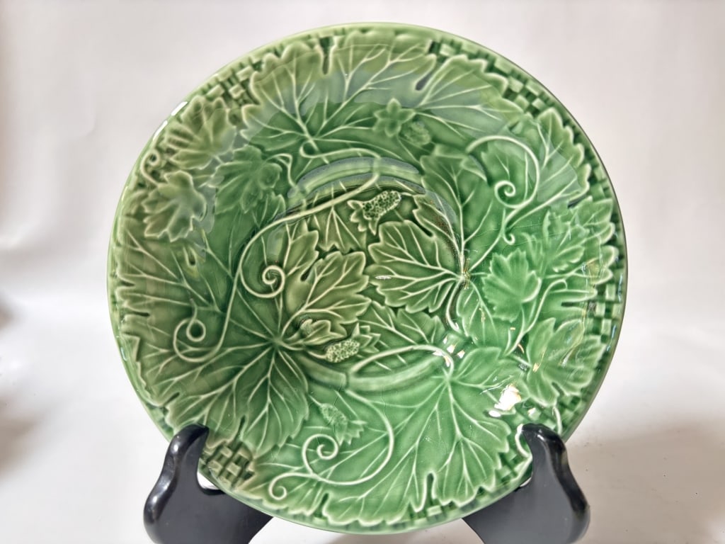 Bordallo Pinheiro Porcelain Green Vine Basket Bowl: Bordallo Pinheiro Porcelain Green Vine Basket Bowl, 7 1/8in by 2in