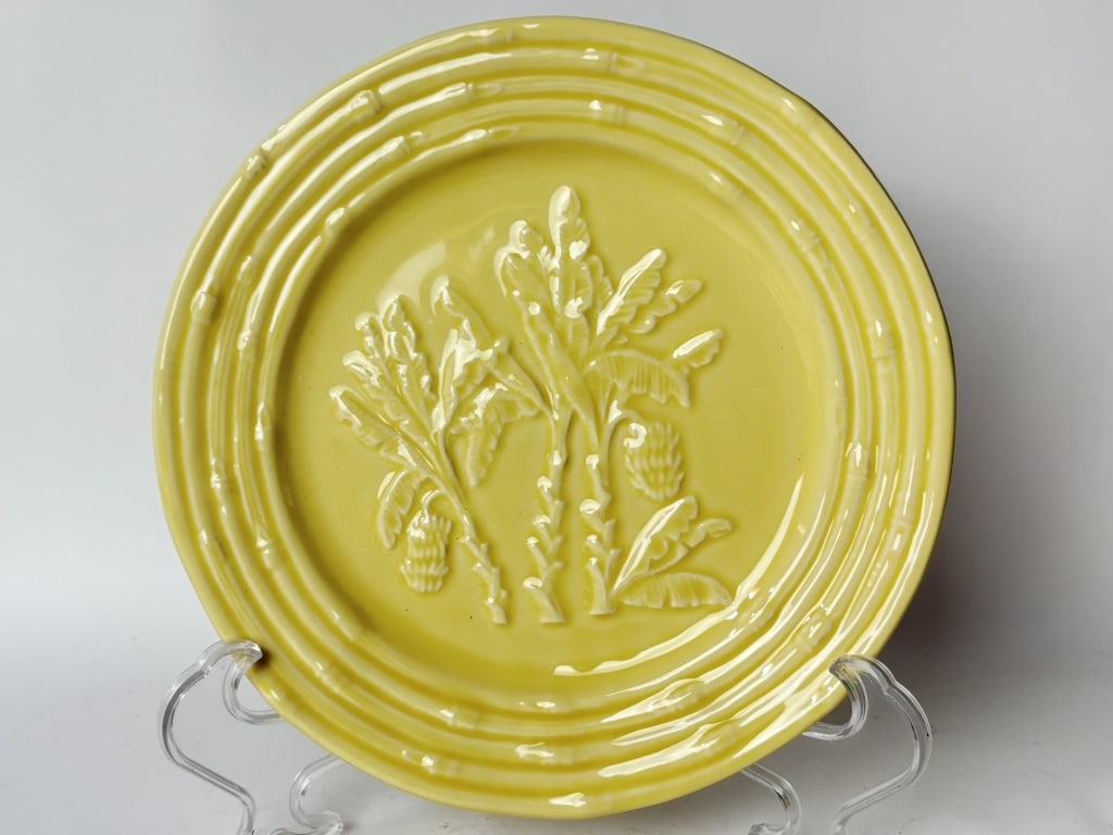 Bordallo Pinheiro Porcelain Yellow Banana Plate: Bordallo Pinheiro Porcelain Yellow Banana Plate, 8.25in