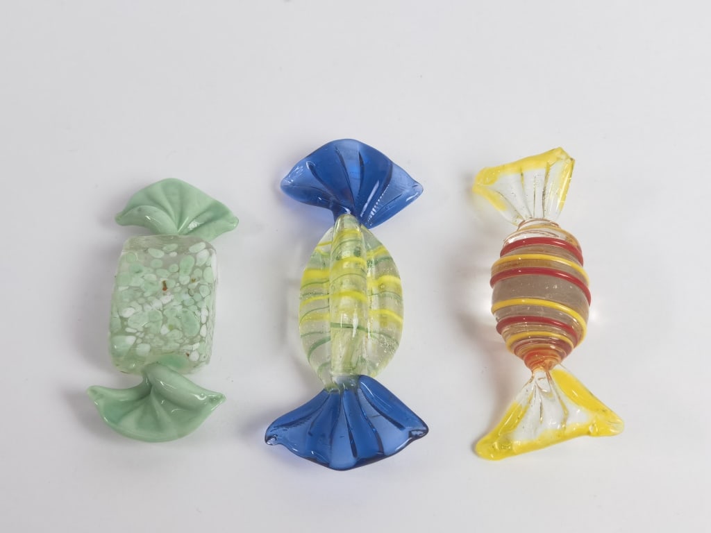 (3) Vintage Murano Italy Art Glass Candies: (3) Vintage Murano Italy Art Glass Candies, 3 1/8in