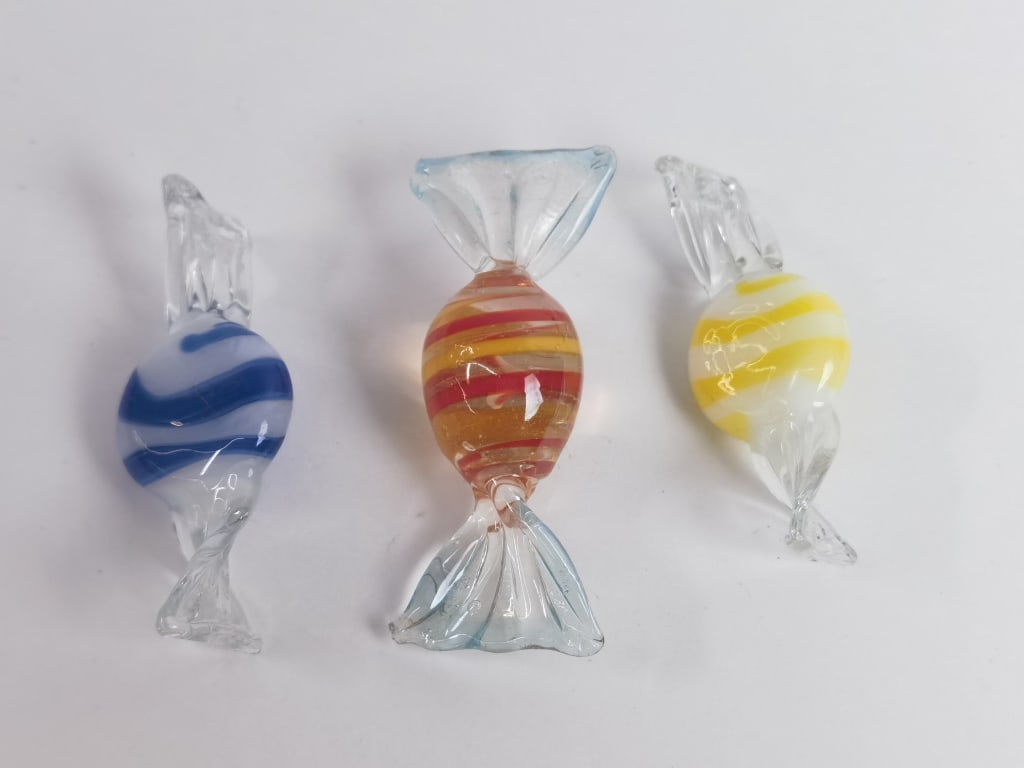 (3) Vintage Murano Italy Art Glass Candies: (3) Vintage Murano Italy Art Glass Candies, 2 1/8in