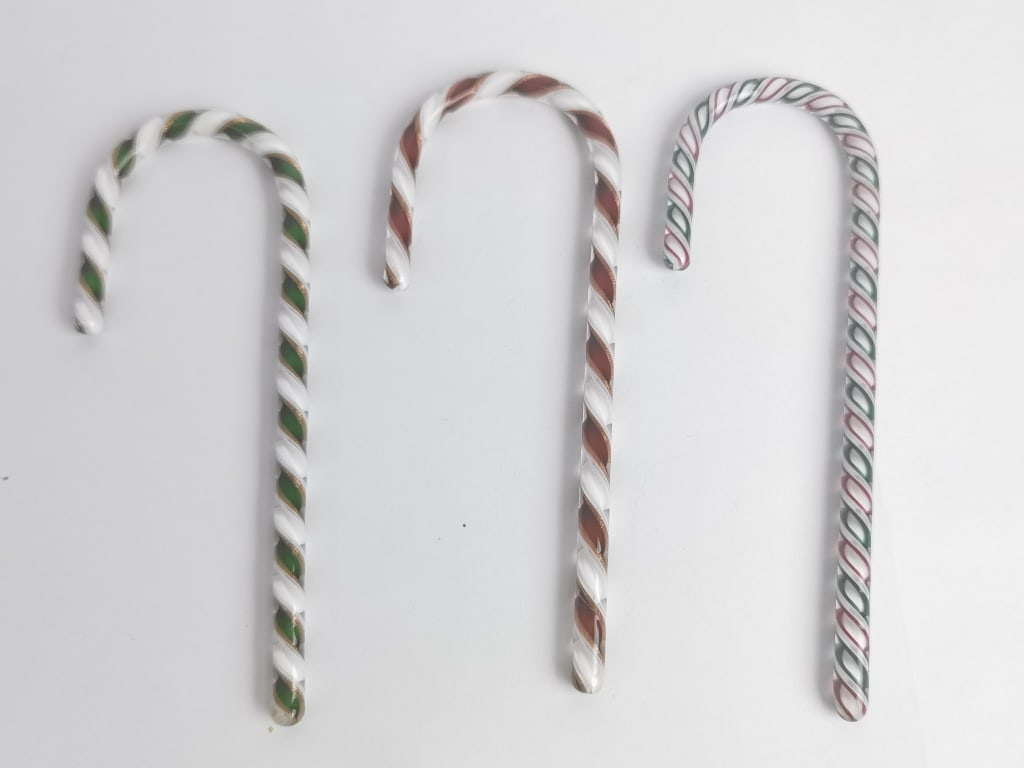 (3) Vintage Murano Italy Art Glass Sugar Cane Orns: (3) Vintage Murano Italy Art Glass Sugar Cane Ornaments, 6.25in