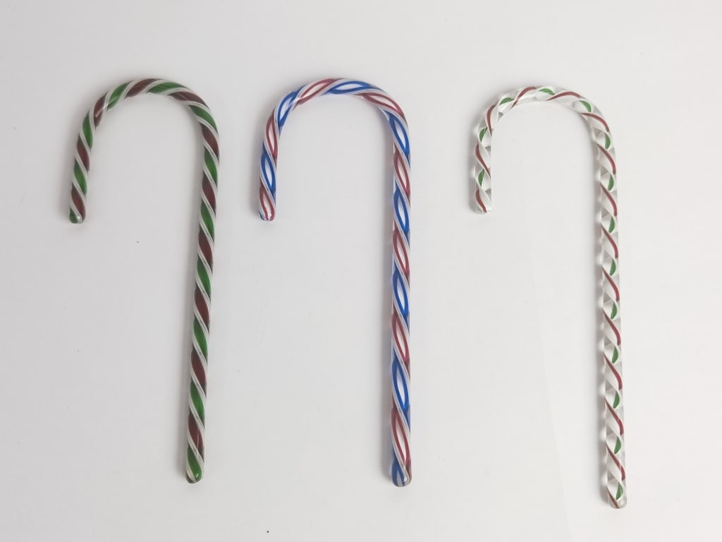 (3) Vintage Murano Italy Art Glass Sugar Cane Orns: (3) Vintage Murano Italy Art Glass Sugar Cane Ornaments, 6.25in