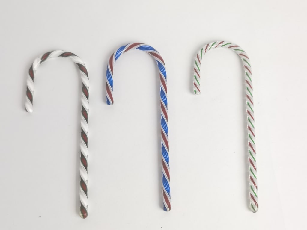 (3) Vintage Murano Italy Art Glass Sugar Cane Orns: (3) Vintage Murano Italy Art Glass Sugar Cane Ornaments, 6.25in