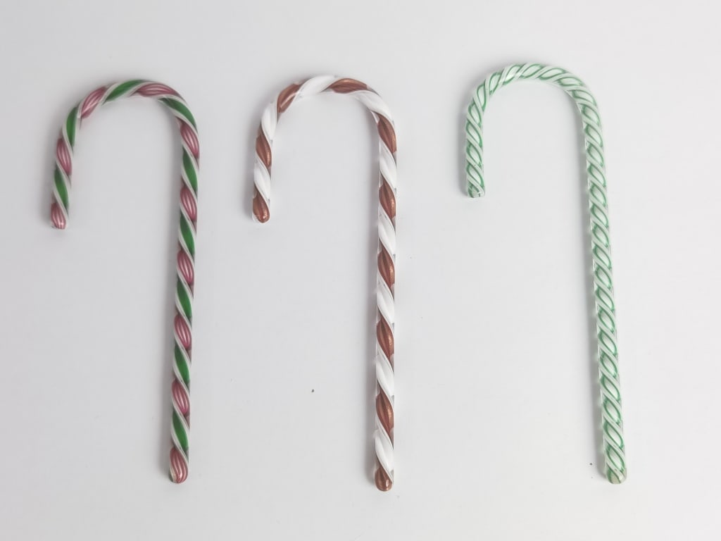 (3) Vintage Murano Italy Art Glass Sugar Cane Orns: (3) Vintage Murano Italy Art Glass Sugar Cane Ornaments, 6.25in