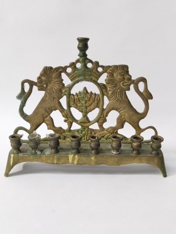 Vintage Brass Lions Nine-Branched Menorah (1 of 4)