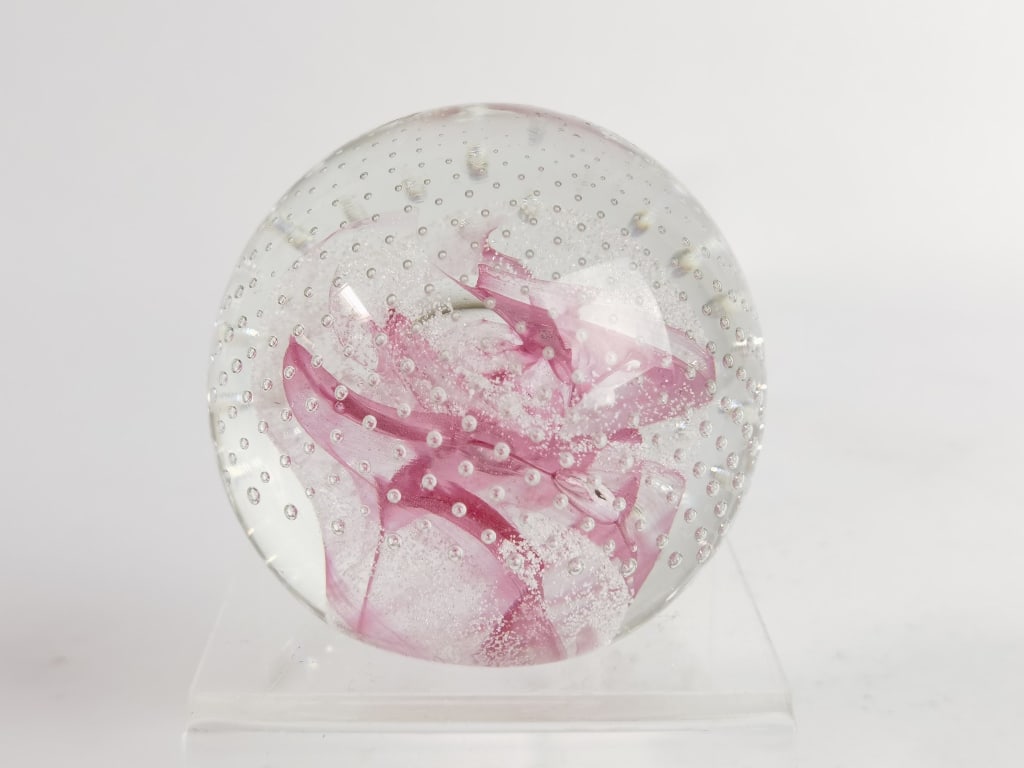 Caithness Scotland Pink Champagne Glass Paperweigh (1 of 5)