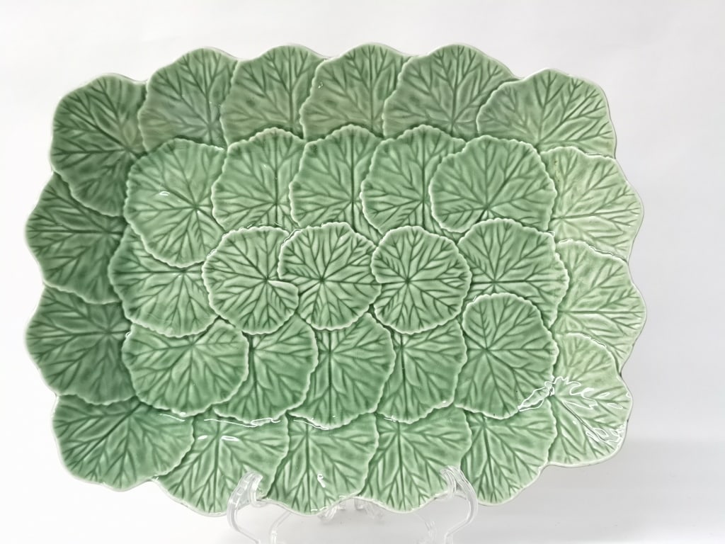 Vintage Bordallo Pinheiro Porcelain Geranium Plate (1 of 4)