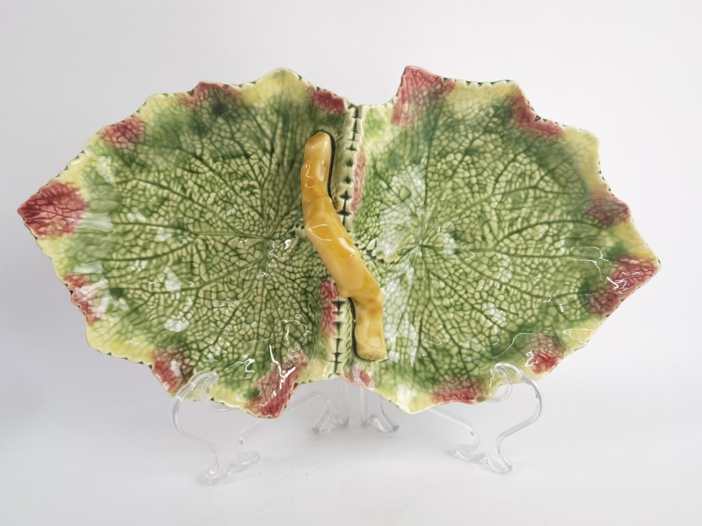 Vintage Bordallo Pinheiro Porcelain Maple Leaves D (1 of 4)