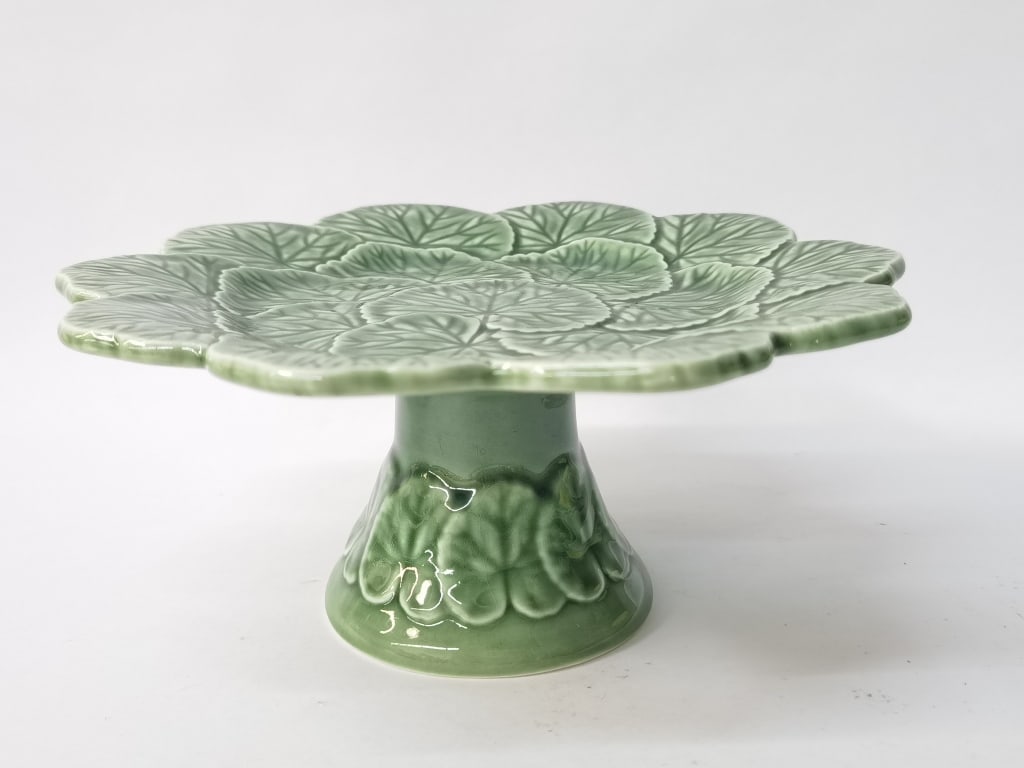 Vintage Bordallo Pinheiro Porcelain Geranium Cake: Vintage Bordallo Pinheiro Porcelain Geranium Cake Stand, 8.75in