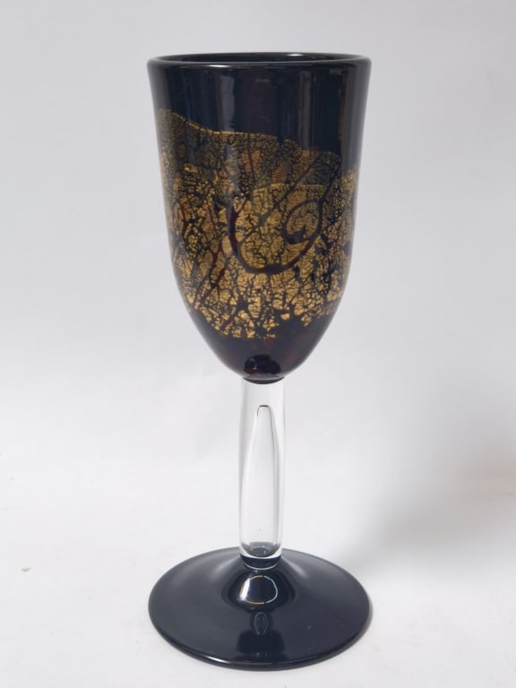 1995 David Lindsey Glitter Black Art Glass Wine Gl: 1995 David Lindsey Glitter Black Art Glass Wine Glass, 7.75in