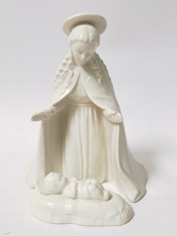 1951 Goebel Hummel Porcelain Virgin Mary and Child (1 of 7)