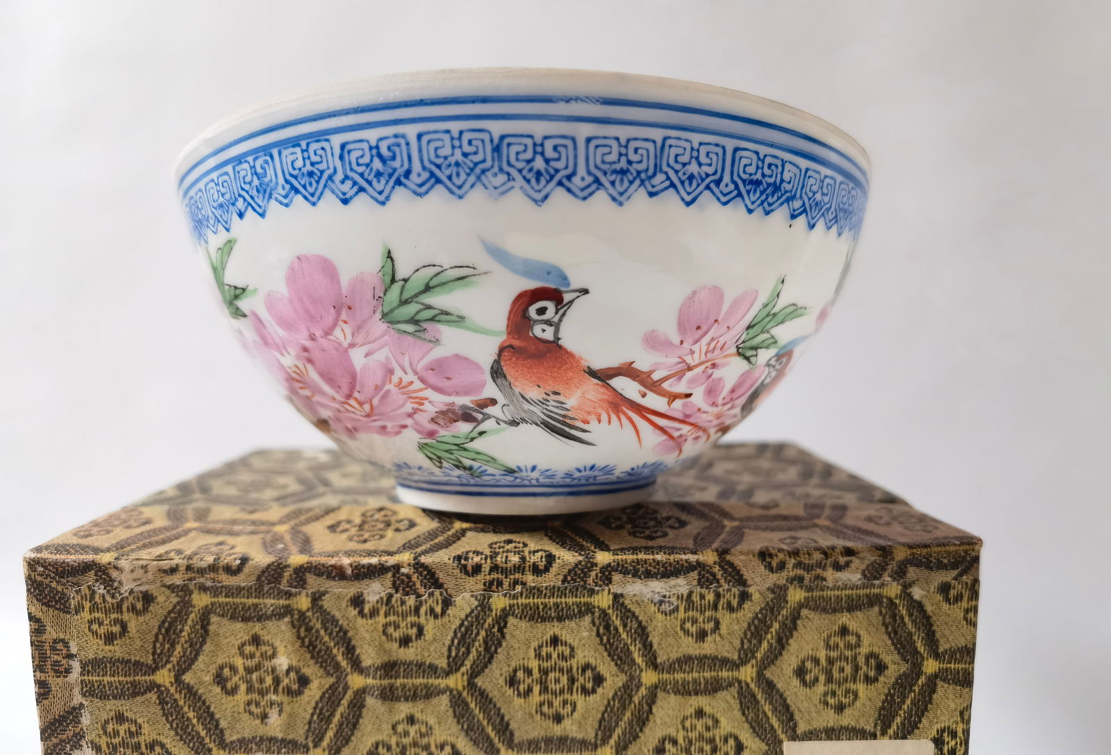 Chinese Porcelain Famille Rose Egg Shell Bowl - 2