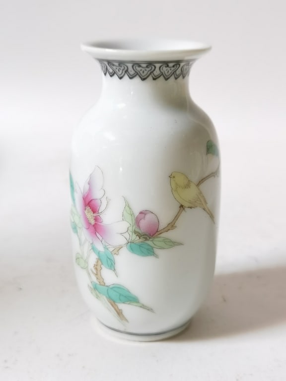 20th C. Chinese Porcelain Famille Rose Vase (1 of 4)