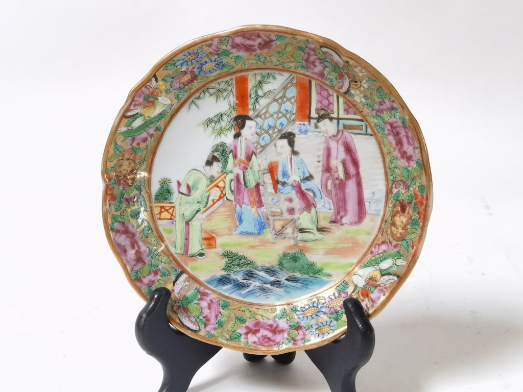 19th C. Chinese Export Porcelain Famille Rose Meda (1 of 3)
