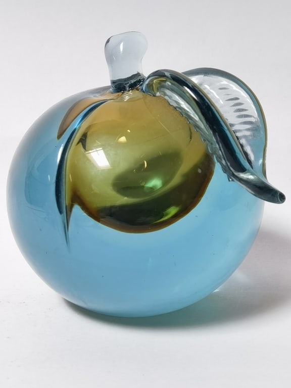 Vintage Murano Italy Blue/Yellow Sommerso Glass Ap: Vintage Murano Italy Blue/Yellow Sommerso Glass Apple, 5in by 4.75in