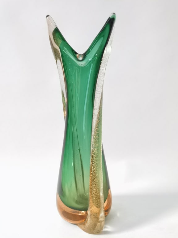 Vintage Murano Italy Glitter Green Art Glass Vase: Vintage Murano Italy Glitter Green Art Glass Vase, 11in