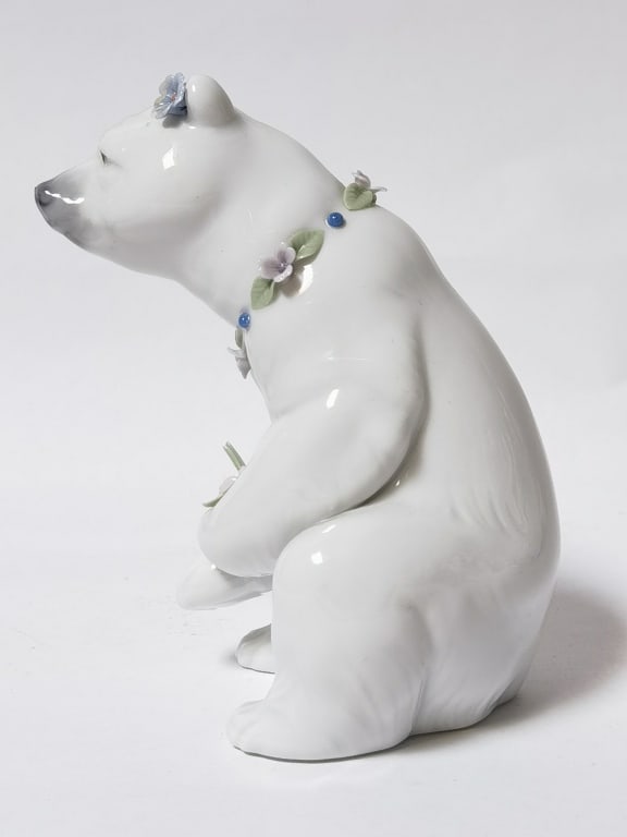 Lladro Spain Porcelain Resting Polar Bear Figurine: Lladro Spain Porcelain Resting Polar Bear Figurine, 5in