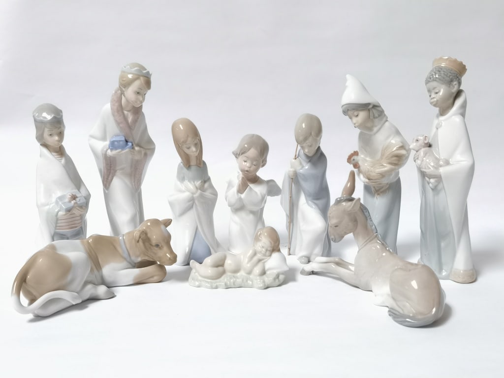 Lladro Spain Porcelain Nativity Figurine Set: Lladro Spain Porcelain Nativity Figurine Set, Size Varies