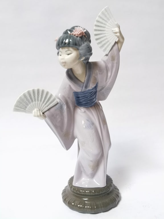 Lladro Spain Porcelain Madame Butterfly Geisha Fig (1 of 5)