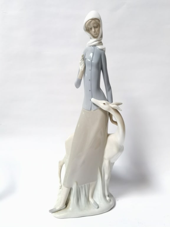 Lladro Spain Porcelain Diana & Fawn Figurine: Lladro Spain Porcelain Diana & Fawn Figurine, 17.5in