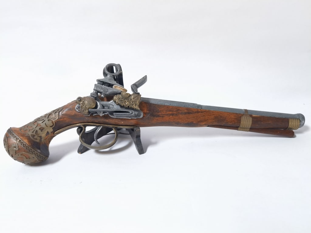 Vintage Flintlock Pistol Model: Vintage Flintlock Pistol Model, 16.5in