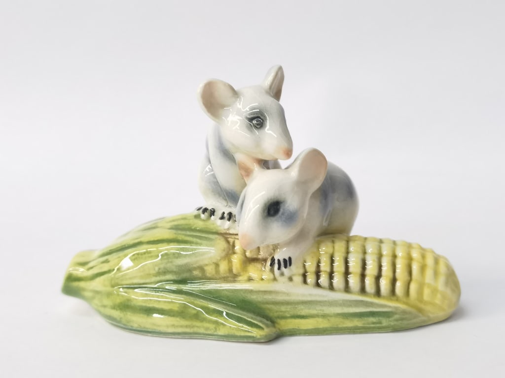 1975 Goebel Hummel Porcelain Mice Figurine: 1975 Goebel Hummel Porcelain Mice Figurine, 4.5in