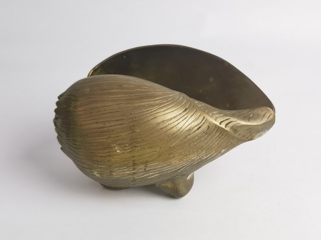 Vintage Brass Sea Shell Bowl: Vintage Brass Sea Shell Bowl, 7 1/8in by 4 1/8in