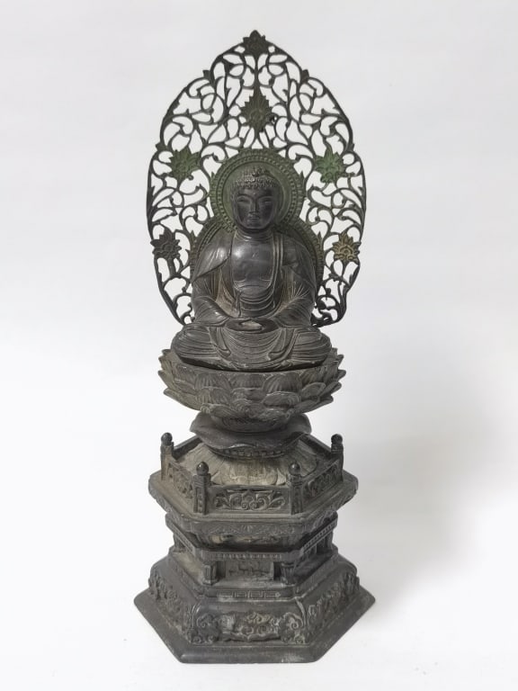 Antique Japanese Bronze Buddha: Antique Japanese Bronze Buddha, 11in