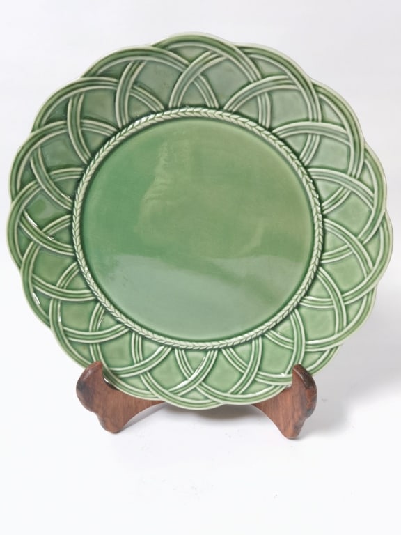 Bordallo Pinheiro Porcelain Green Basketweave Plat (1 of 3)