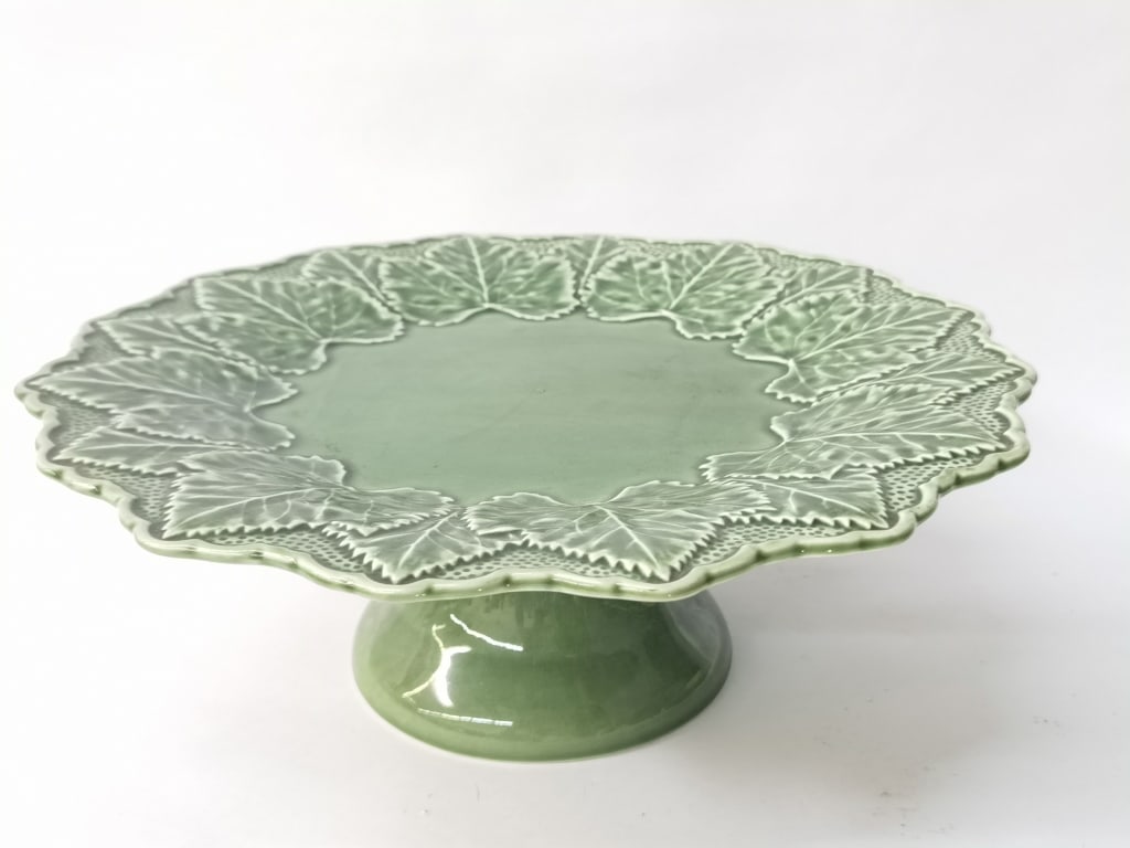 Vintage Bordallo Pinheiro Porcelain Maple Cake Sta: Vintage Bordallo Pinheiro Porcelain Maple Cake Stand, 13in