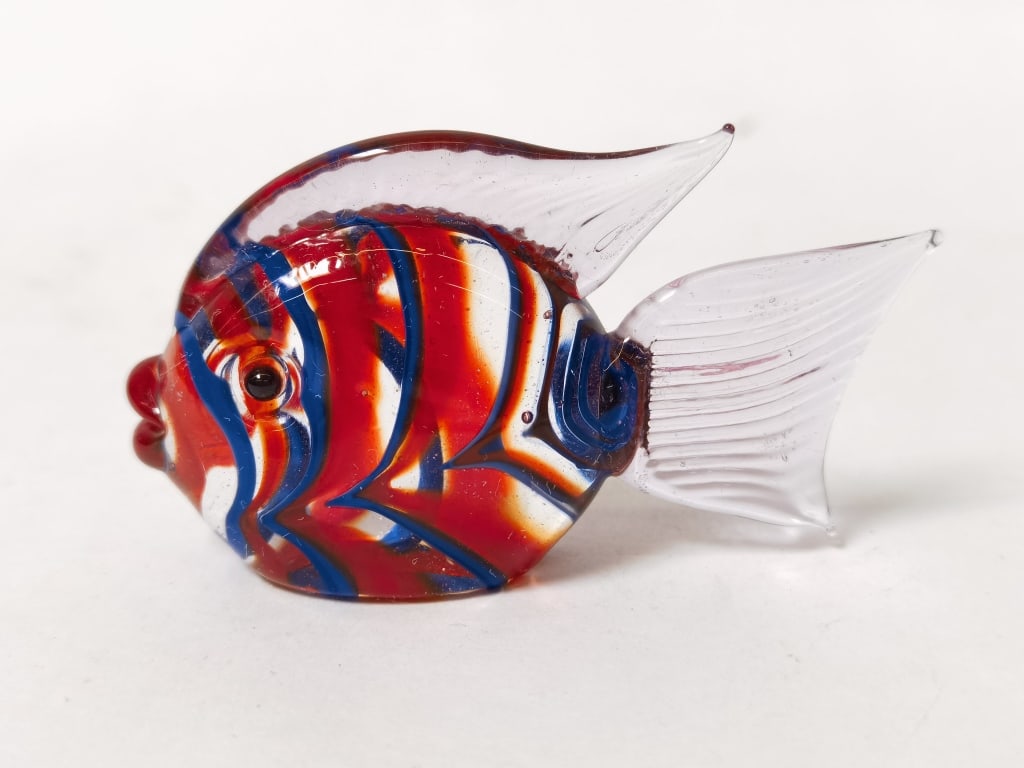 Vintage Murano Italy Red/Blue Art Glass Fish: Vintage Murano Italy Red/Blue Art Glass Fish, 2.75in by 2in