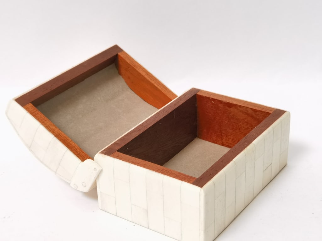Vintage India Domed Rectangular Bone Inlay Box - 2