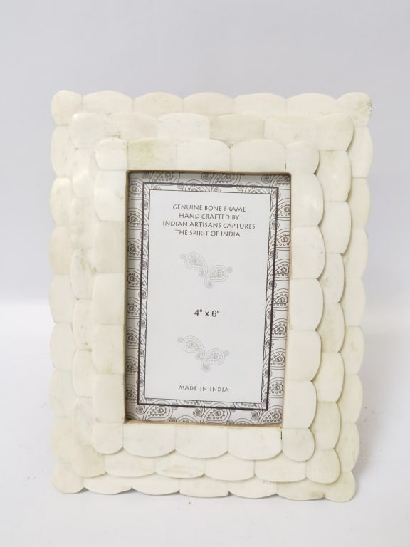 India Tiered Scalloped Bone Inlay Photo Frame: India Tiered Scalloped Bone Inlay Photo Frame, 9in by 7in