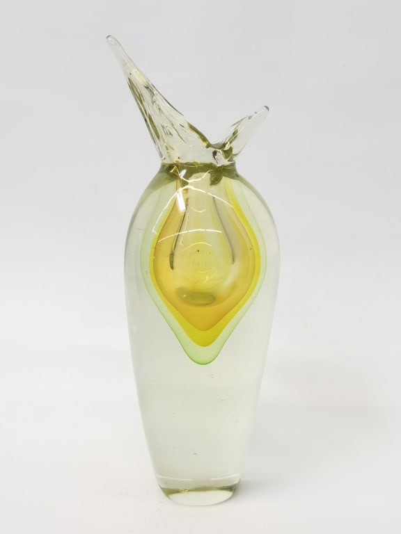 Vintage Murano Italy Yellow Art Glass Vase: Vintage Murano Italy Yellow Art Glass Vase, 10.5in