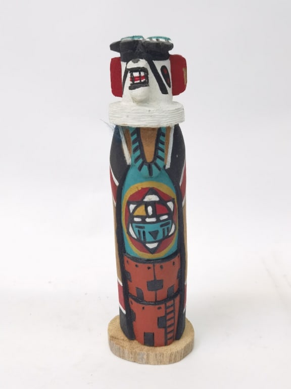 Vintage Esther Jackson Navajo Hopi White Bear Medi: Vintage Esther Jackson Navajo Hopi White Bear Medicine Man Kachina Doll, 7in