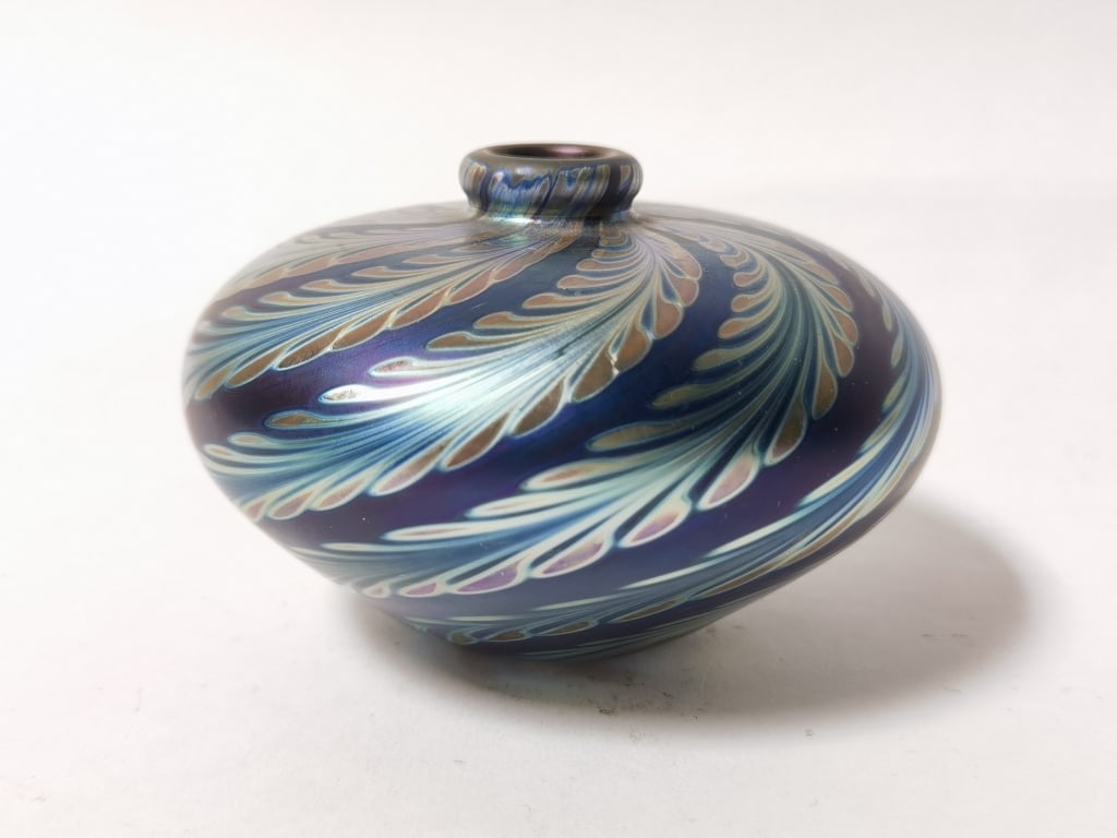 Correia Iridescent Pulled Feather Art Glass Vase: Correia Iridescent Pulled Feather Art Glass Vase, 2.75in by 4.25in