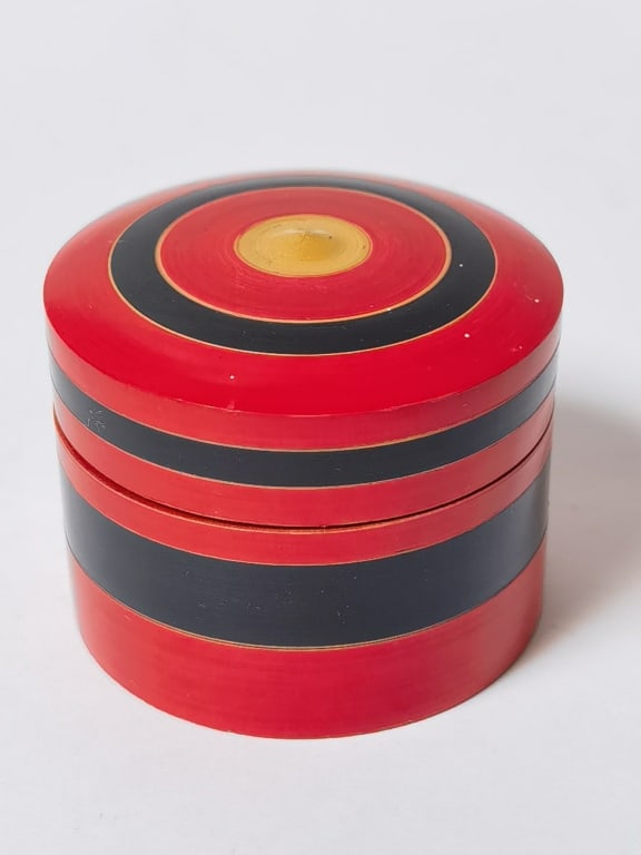Art Deco Style Lacquer Trinket Box (1 of 3)