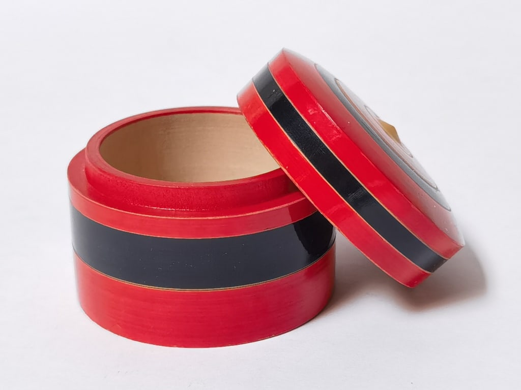 Art Deco Style Lacquer Trinket Box - 2
