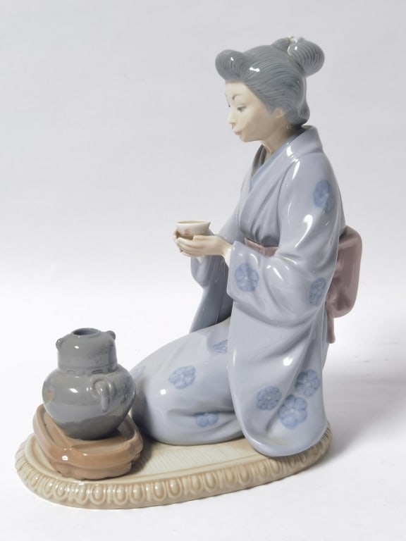 Lladro Spain Porcelain "Japanese Tea Ceremony" Fig (1 of 5)