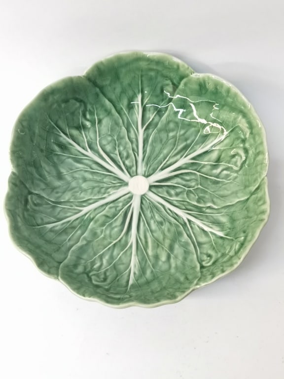 Vintage Bordallo Pinheiro Porcelain Cabbage Bowl: Vintage Bordallo Pinheiro Porcelain Cabbage Bowl, 8in