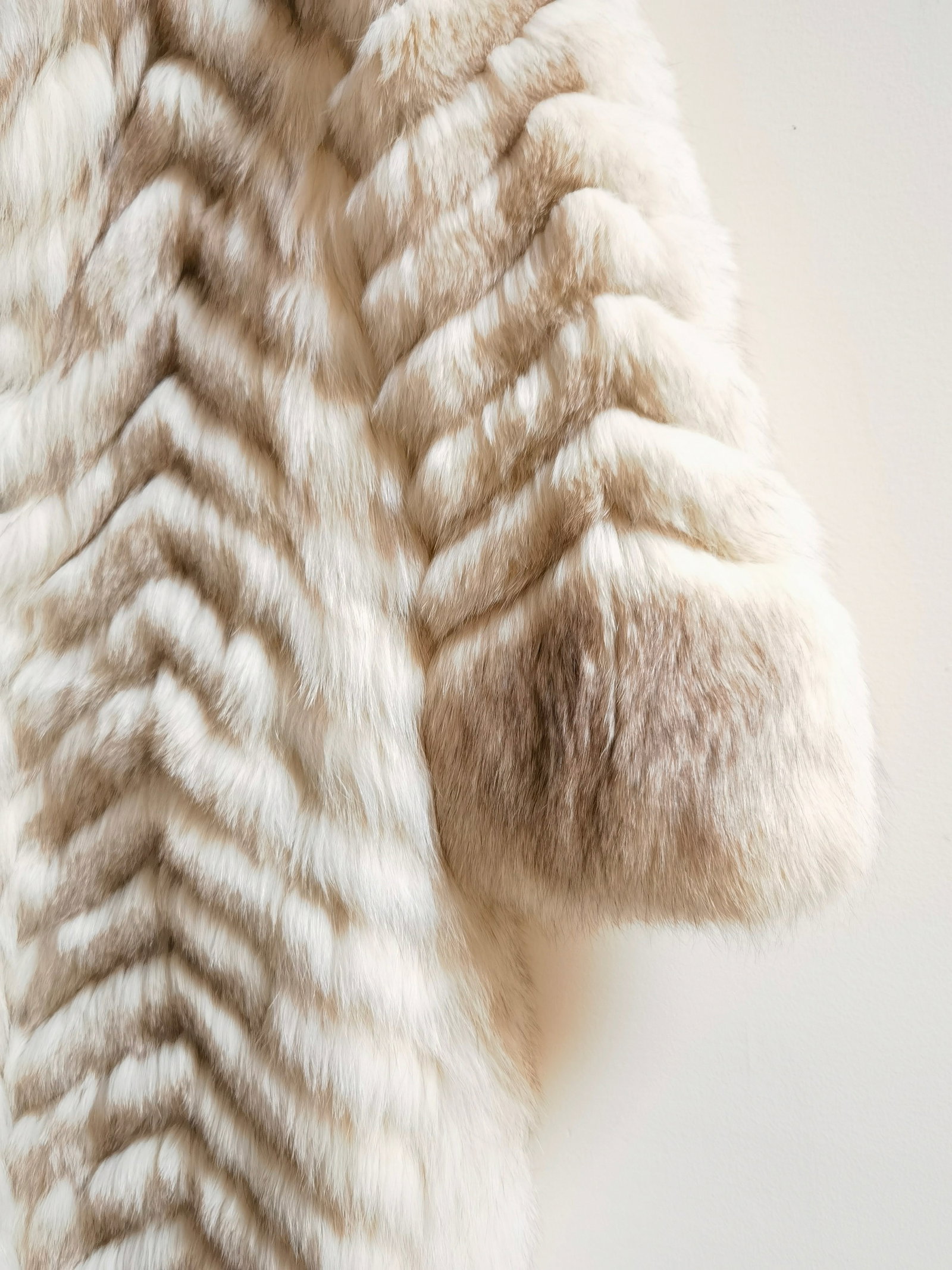Paddor's Saga Fox Fur Coat - 3