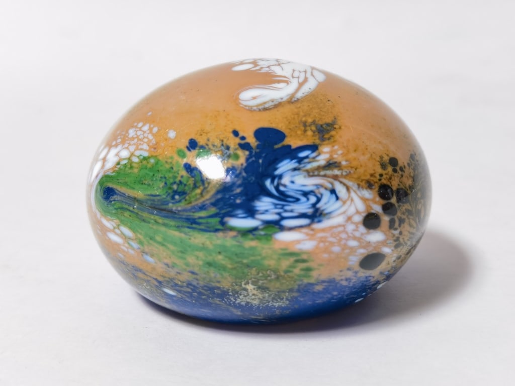 06.93 George Auerbeck Nebula Art Glass Paperweight (1 of 6)
