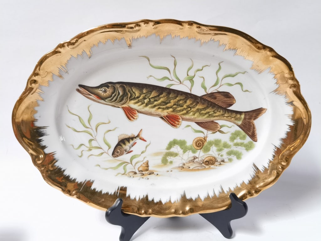 Limoges-Style Gilt Porcelain Fish Service (1 of 3)