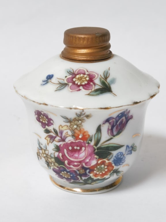 Vintage Hand Painted Floral Scent Bottle: Vintage Hand Painted Floral Scent Bottle, 2.5in