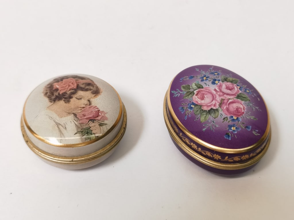 (2) Vintage Chambers Candy Tin Boxes (1 of 3)